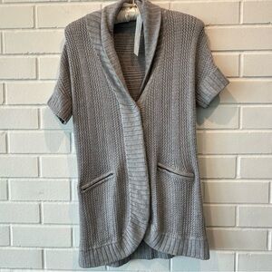 Athleta - gray sweater - short sleeved - size XS